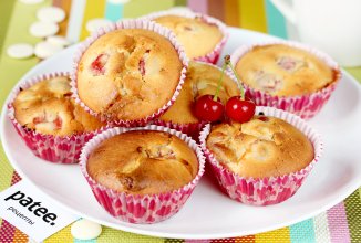 Кексы с корицей, вишней и белым шоколадом