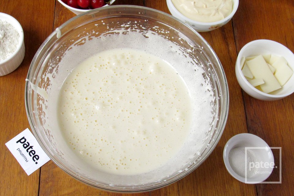 Кексы с корицей, вишней и белым шоколадом - Шаг 4