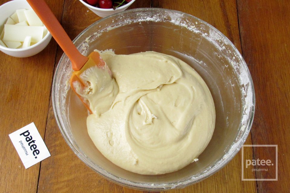 Кексы с корицей, вишней и белым шоколадом - Шаг 7