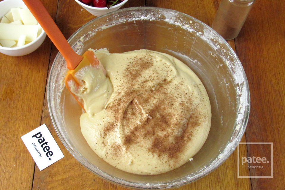 Кексы с корицей, вишней и белым шоколадом - Шаг 8