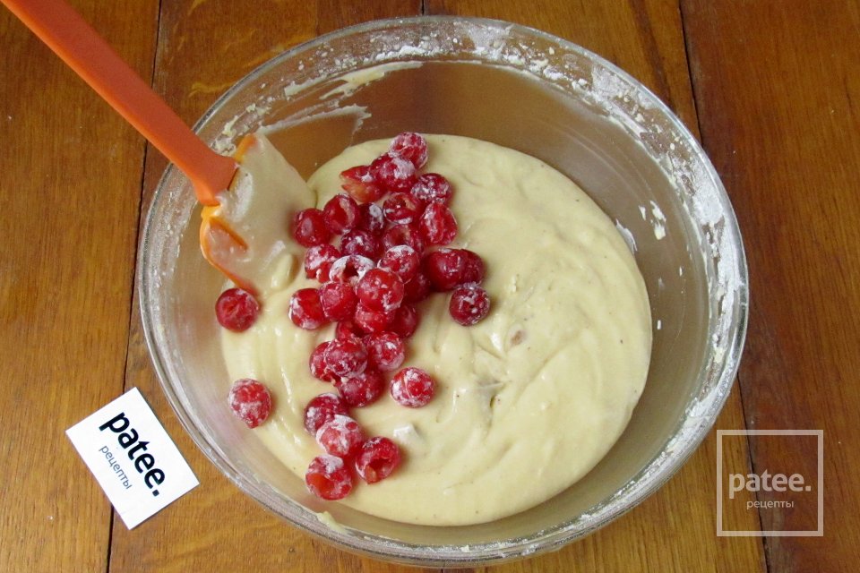 Кексы с корицей, вишней и белым шоколадом - Шаг 10