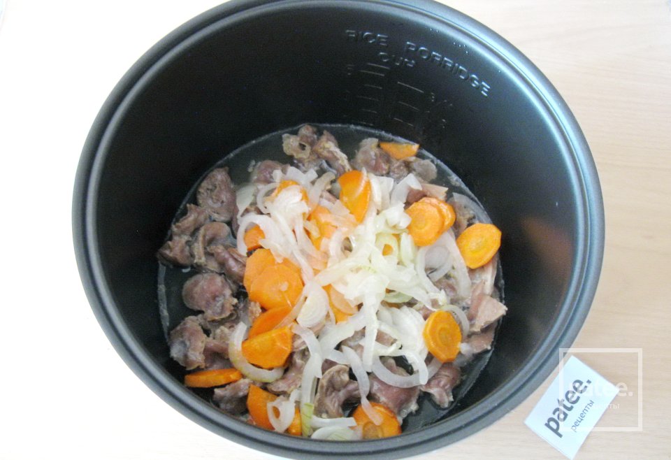 Гречневая каша с куриными желудками в мультиварке - Шаг 8