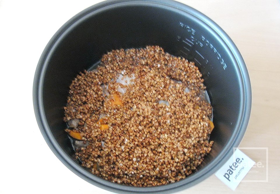 Гречневая каша с куриными желудками в мультиварке - Шаг 9