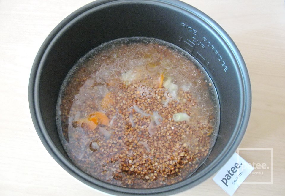 Гречневая каша с куриными желудками в мультиварке - Шаг 10