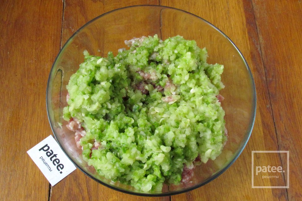 Котлеты с кабачком и овсяными хлопьями - Шаг 6