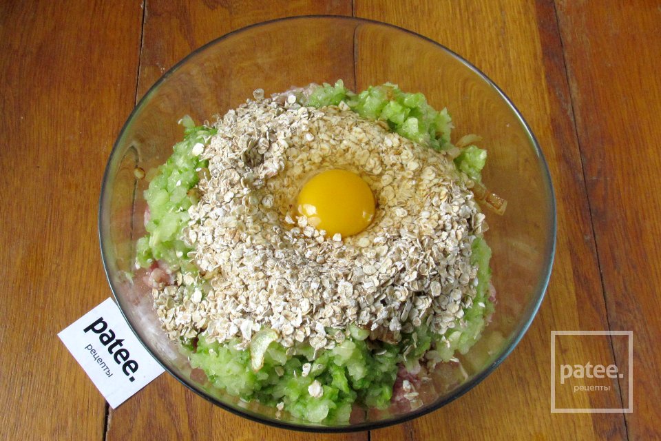 Котлеты с кабачком и овсяными хлопьями - Шаг 9