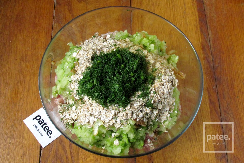 Котлеты с кабачком и овсяными хлопьями - Шаг 10