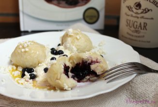 Kynuté borůvkové knedlíky/ Черничные кнедлики из дрожжевого теста