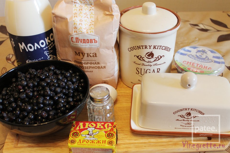 Kynuté borůvkové knedlíky/ Черничные кнедлики из дрожжевого теста - Шаг 1