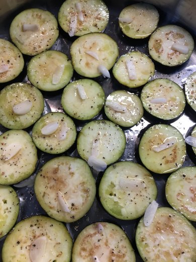 "Пирамида", сказочно вкусная закуска из баклажан, томатов и моцареллы. - Шаг 2