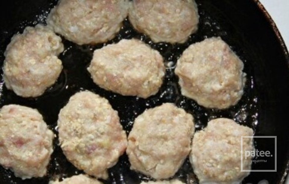 Нежные куриные котлетки на овсянке - Шаг 2