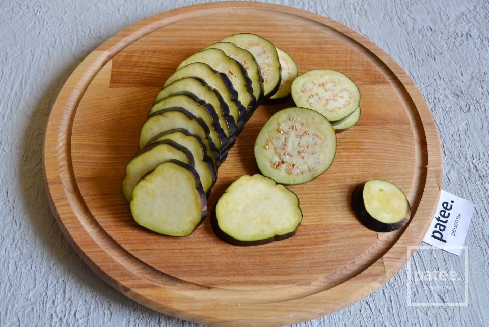 Салат с баклажанами и кукурузой - Шаг 7