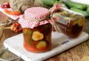 Огурцы с кетчупом чили на зиму
