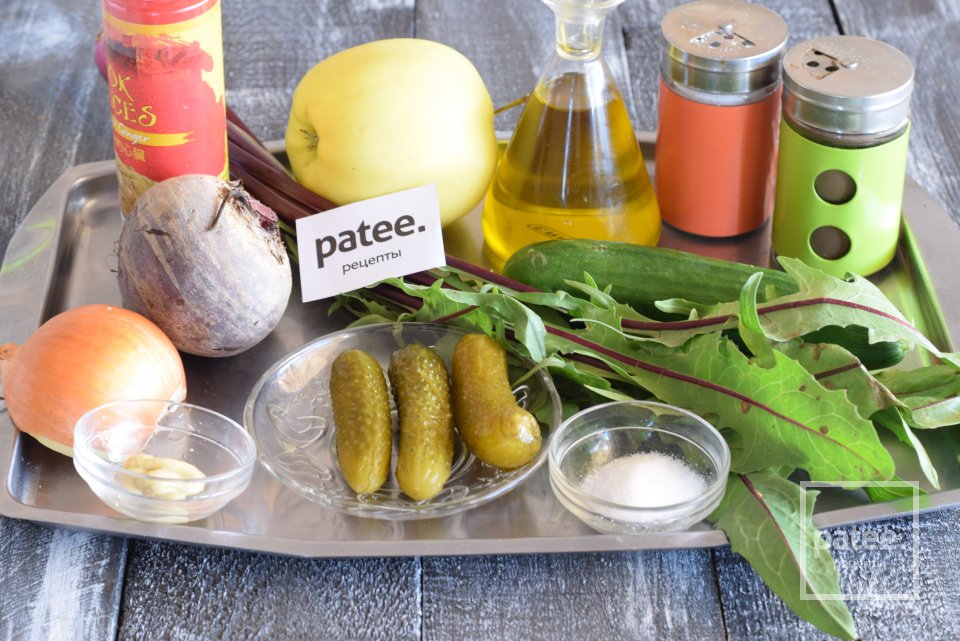 Овощной салат со свеклой и огурцами - Шаг 1