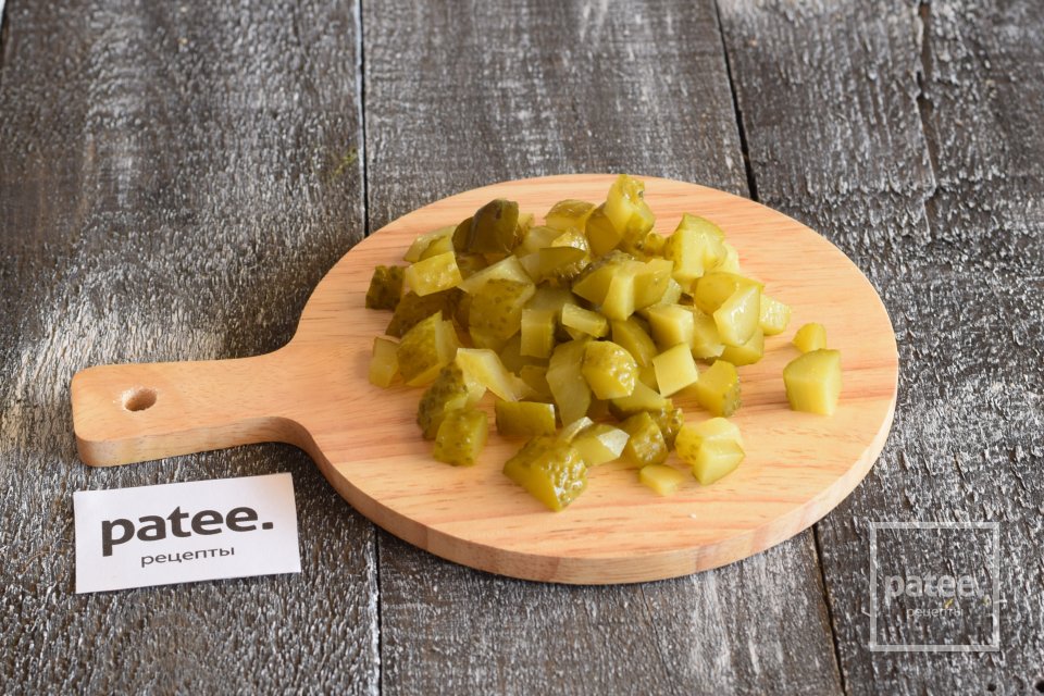 Овощной салат со свеклой и огурцами - Шаг 6