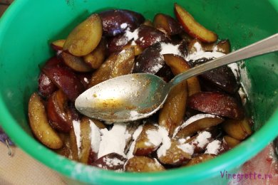 Limburgse pruimen vlaai/ Лимбургский сливовый флай - приготовление