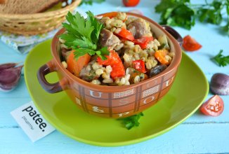 Рагу из курицы с овощами и перловкой