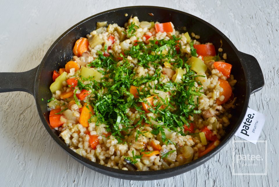 Рагу из курицы с овощами и перловкой - Шаг 16