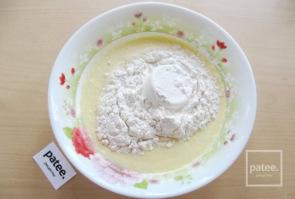 Пирог с нектаринами в мультиварке - Шаг 8