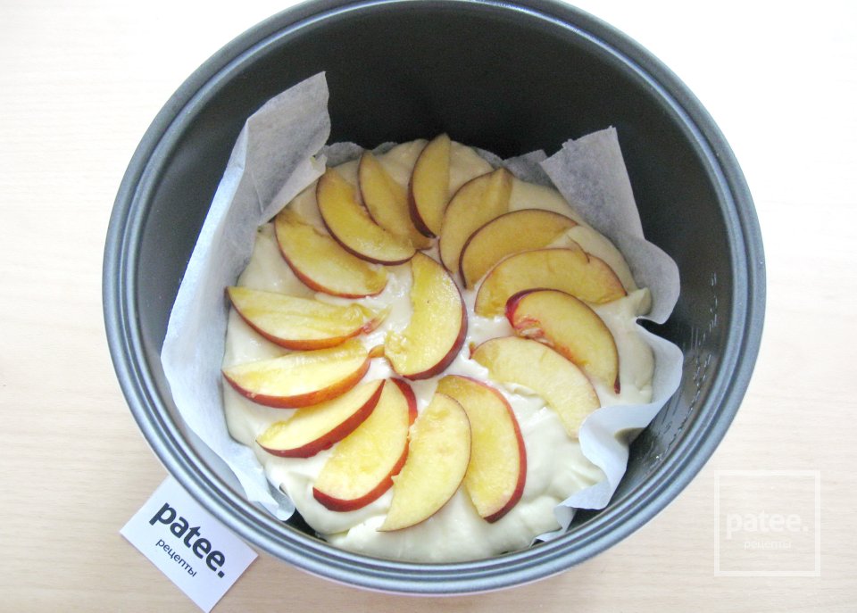 Пирог с нектаринами в мультиварке - Шаг 11