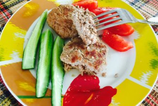 Сочные мясные котлеты с капустой