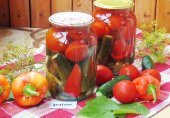 Маринованные огурцы с помидорами "Ассорти"