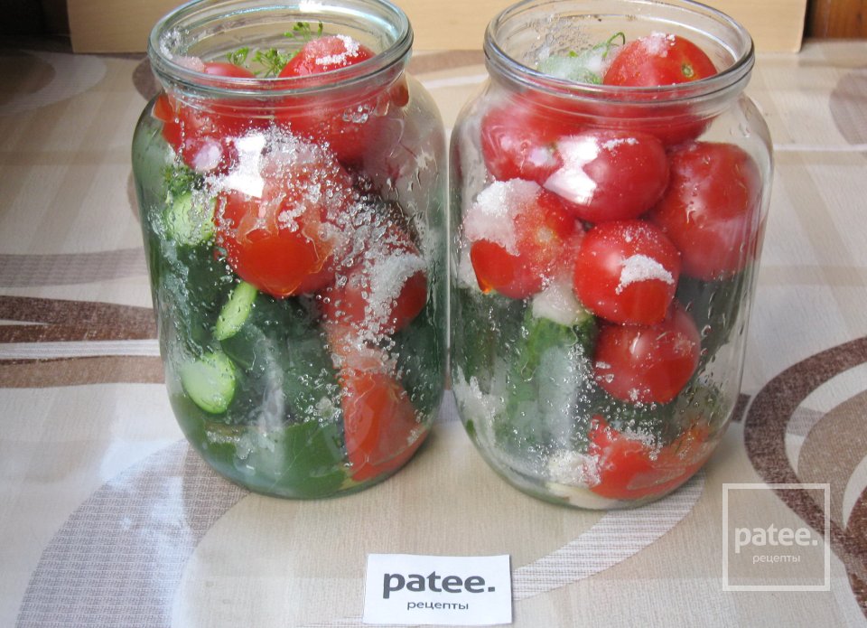 Маринованные огурцы с помидорами "Ассорти" - Шаг 10