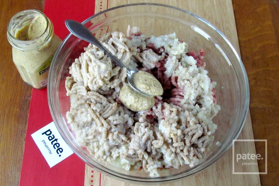 Котлеты из куриной грудки и говядины - Шаг 6