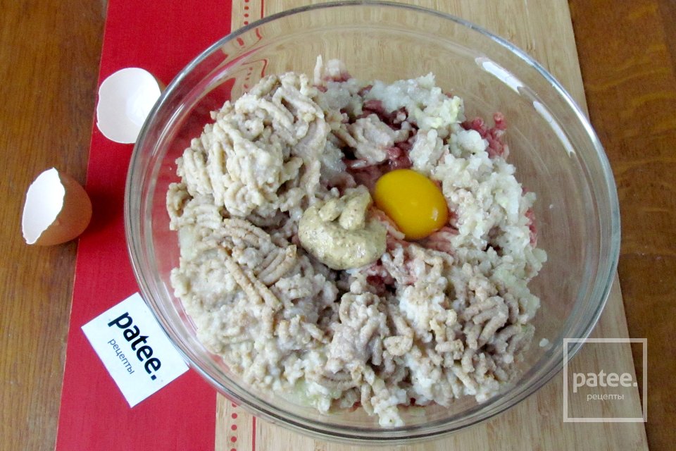 Котлеты из куриной грудки и говядины - Шаг 7