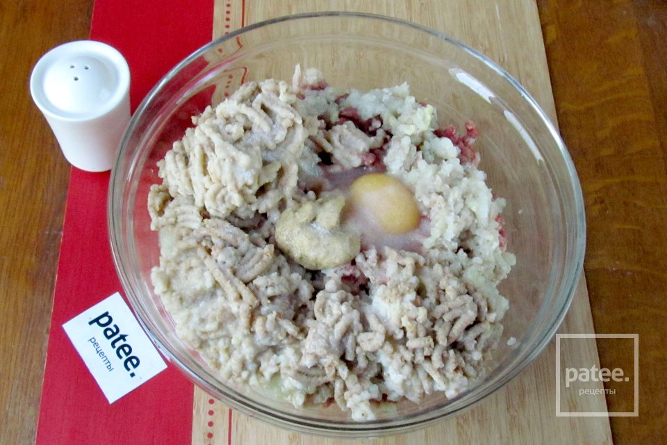 Котлеты из куриной грудки и говядины - Шаг 8