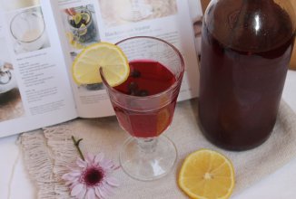 Zwarte bessen likeur/ Ликер из черной смородины