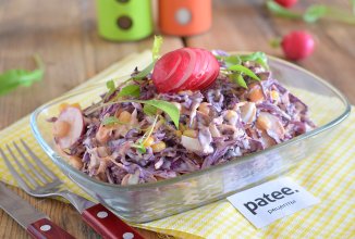 Салат с краснокачанной капустой