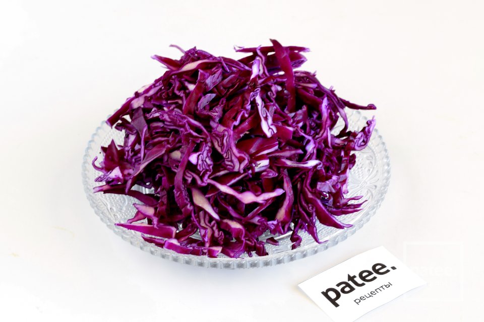 Салат с краснокачанной капустой - Шаг 2