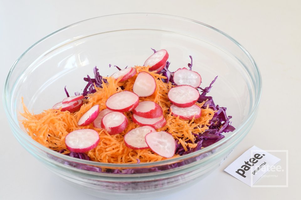 Салат с краснокачанной капустой - Шаг 7