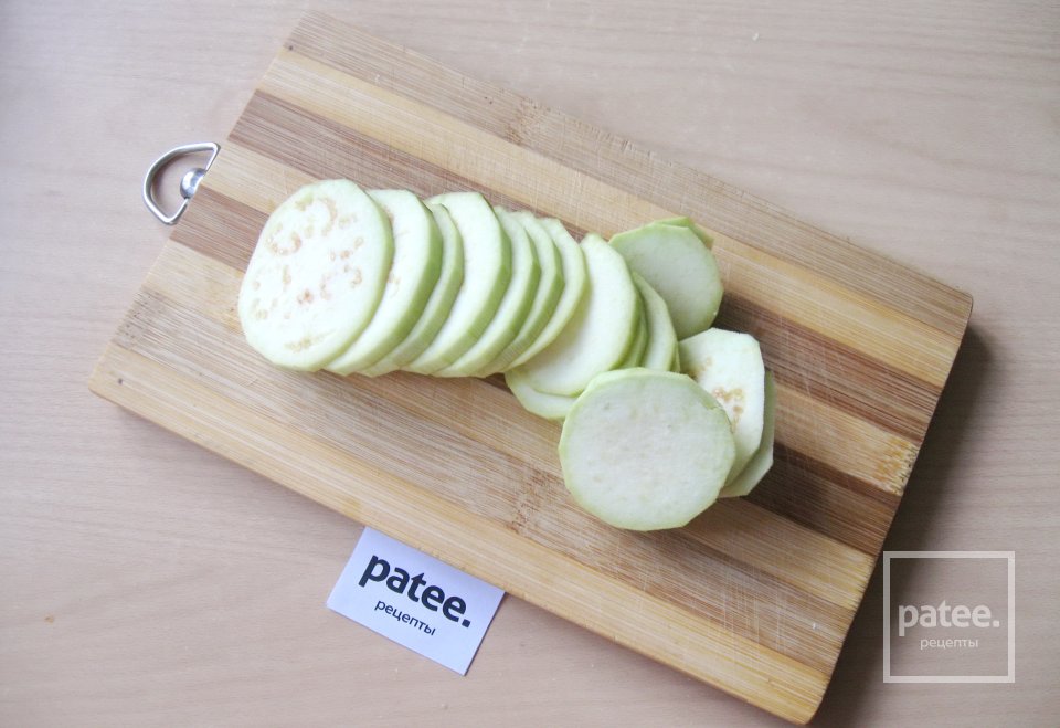 Котлеты из свинины с баклажанами - Шаг 7