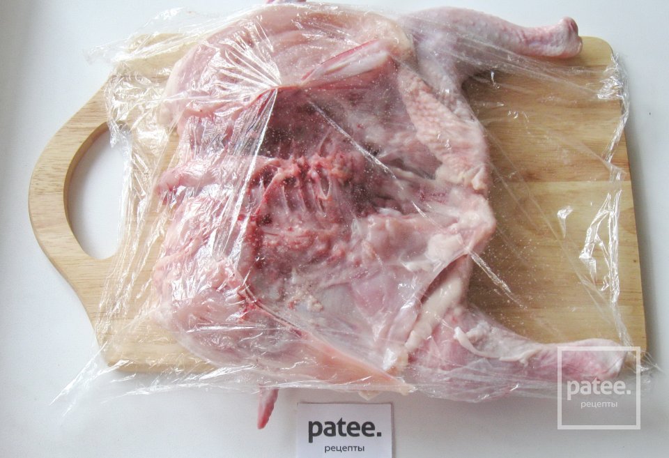 Цыпленок в духовке "А-ля табака" - Шаг 4