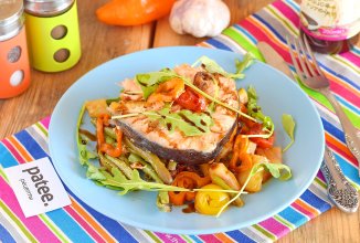 Лосось терияки на овощной подушке