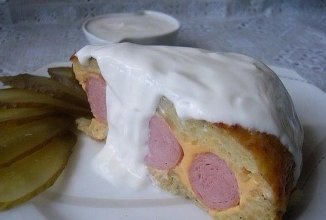 Картофельная запеканка с сыром и сосисками.