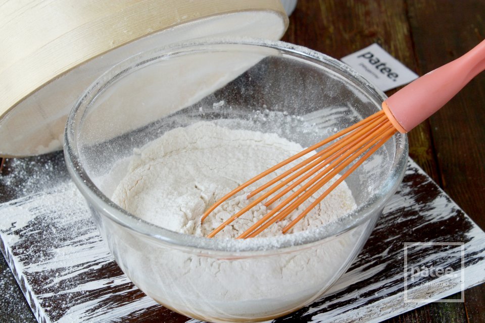 Быстрый пирог со сливами - Шаг 4