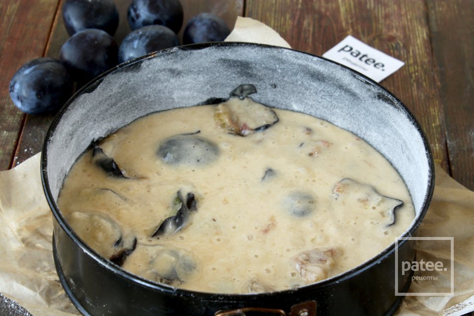 Быстрый пирог со сливами - Шаг 9