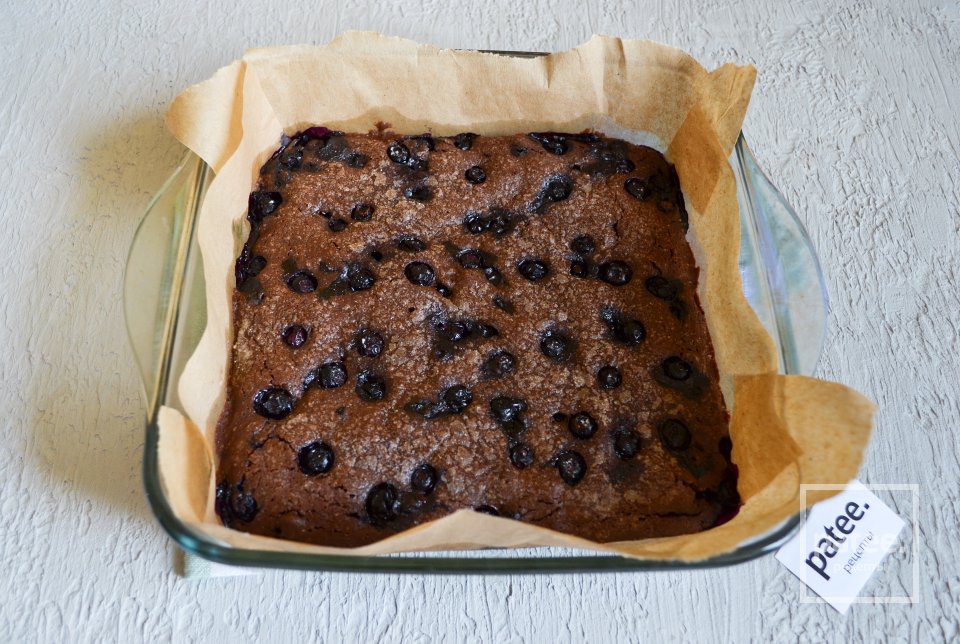 Шоколадный брауни с голубикой - Шаг 13