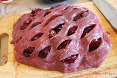 Телятина с вишнями - приготовление