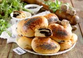 Булочки с маком