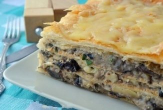 Горячий "Наполеон" с картофельно-грибным кремом.