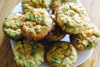 Кексики с сушенными помидорами и шпинатом