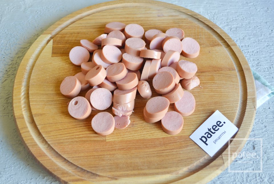 Мини-пицца с сосисками и помидорами - Шаг 10