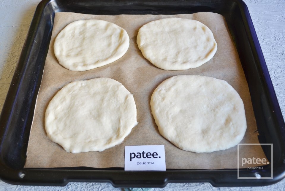 Мини-пицца с сосисками и помидорами - Шаг 14