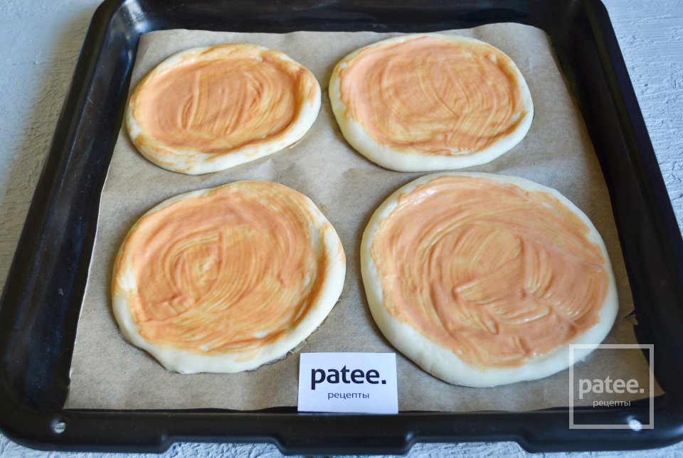 Мини-пицца с сосисками и помидорами - Шаг 15