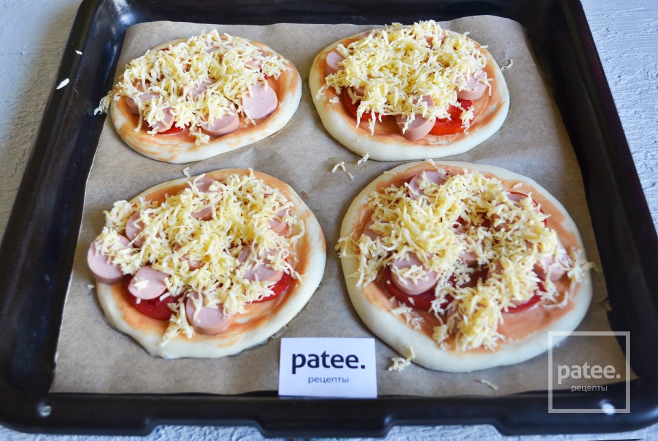 Мини-пицца с сосисками и помидорами - Шаг 17