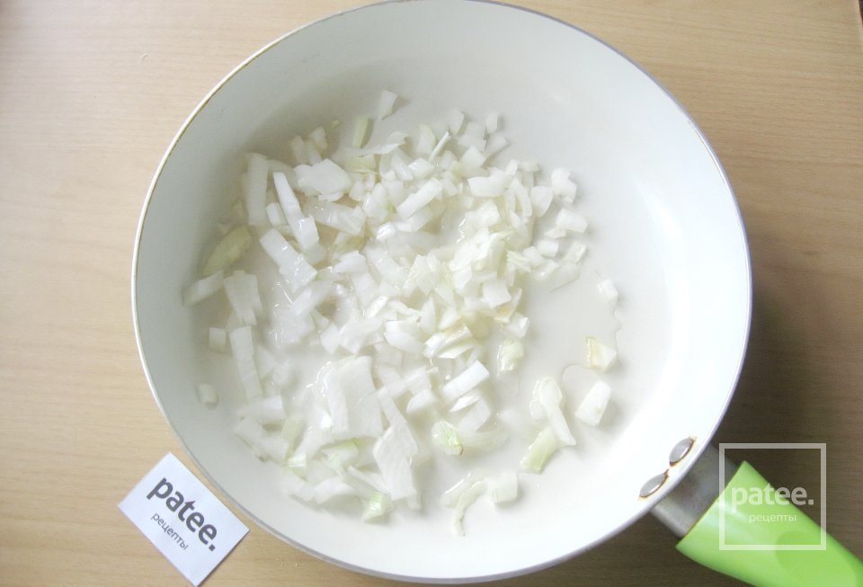 Жареные пирожки со щавелем и яйцом - Шаг 8